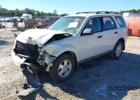 2011 Ford Escape Xls z USA, uszkodzony, nr VIN 1FMCU0C72BKC47968